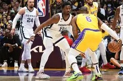 IM电竞_重新联手?湖人队或捡漏43+21内线猛兽,詹眉笑开了花