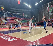 上海久事CBA战胜四川男篮王哲林两双表现