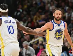 金州勇士NBA战胜休斯敦火箭库里外线连中的简单介绍